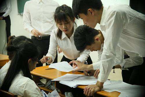 女生学传媒好就业吗