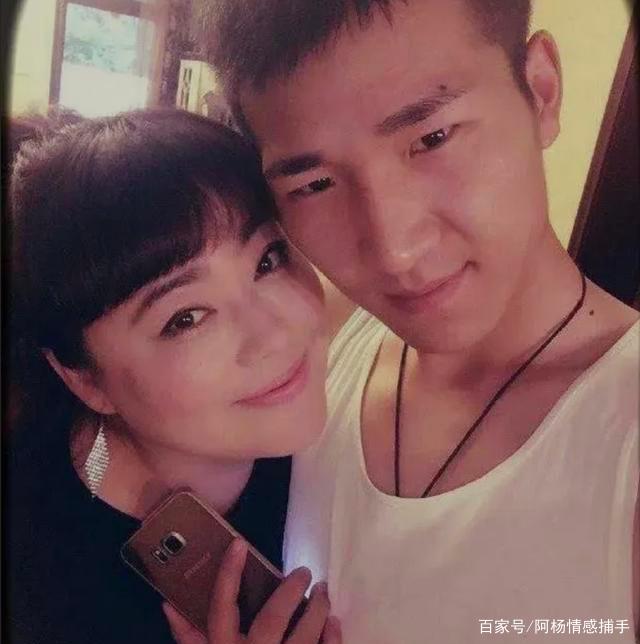 李菁菁直播痛哭回应诈骗：奔五的女人，最怕犯什么错误？