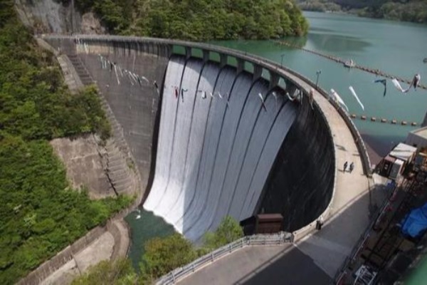 河南新乡多条河道出现漫堤险情，卫河鹤壁段已决堤，有什么潜在的风险？