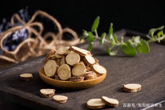 甘草泡水喝的功效与作用是什么，甘草泡水喝的五大禁忌，你知道吗？