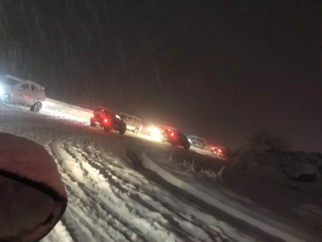 祁连山景区突降大雪，现场的情况如何?