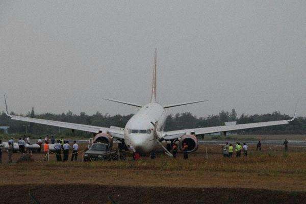 82年时华盛顿一架波音737飞机起飞时遭遇什么，为何刚起飞就失速了？