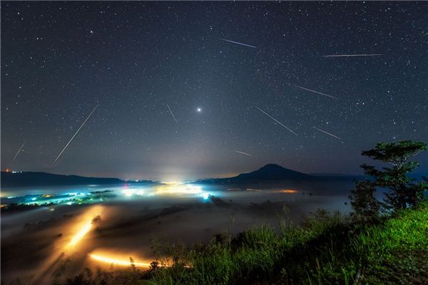 英国夜空出现巨大流星，当时究竟有多震撼？