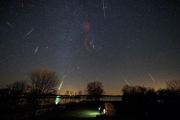 英国夜空出现巨大流星，当时究竟有多震撼？