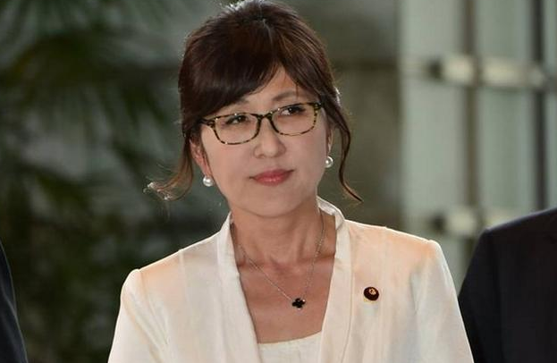 日本防卫大臣稻田朋美辞职了吗？