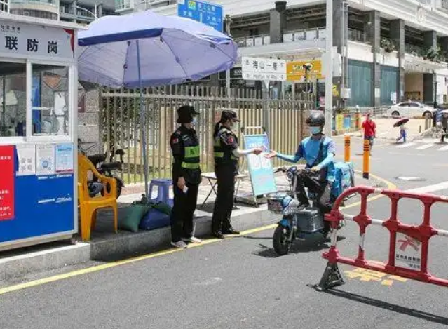 中国好邻居！女子居家防控物资储备不足，封控期间大城市真的会“缺菜”吗？