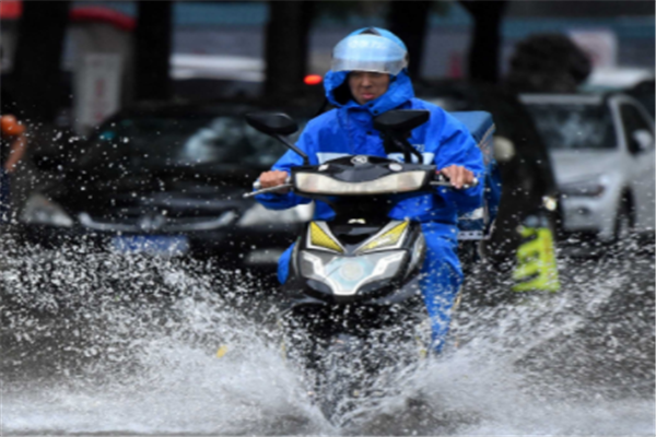 湖北连发100多条冰雹暴雨预警，冰雹造成的危害有多大？