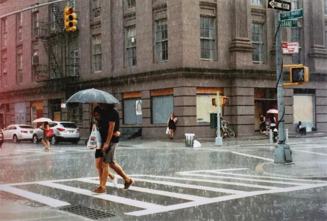 美国纽约遭遇暴雨，雨水灌入地铁站淹没了站台，给当地市民造成了哪些影响？