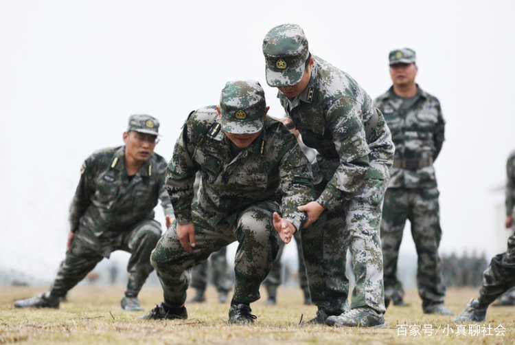 00后因吃不了苦，拒服兵役被开除学籍，拒服兵役要受这么大的惩罚吗？