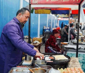 两会重提“地摊经济”，摆地摊卖什么美食好呢？