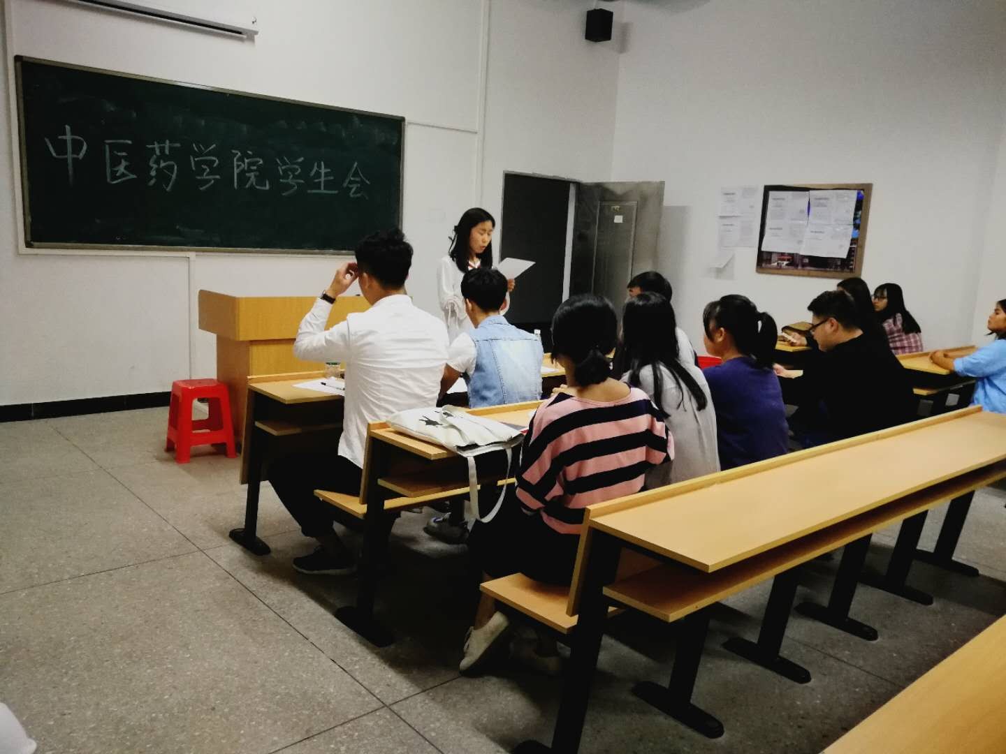 学生会自我介绍100字